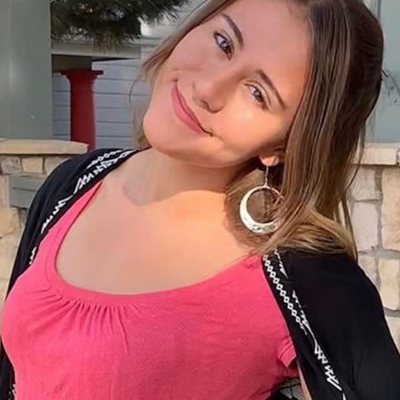 Meet your Posher, Jasmine - Picture 2 of 4